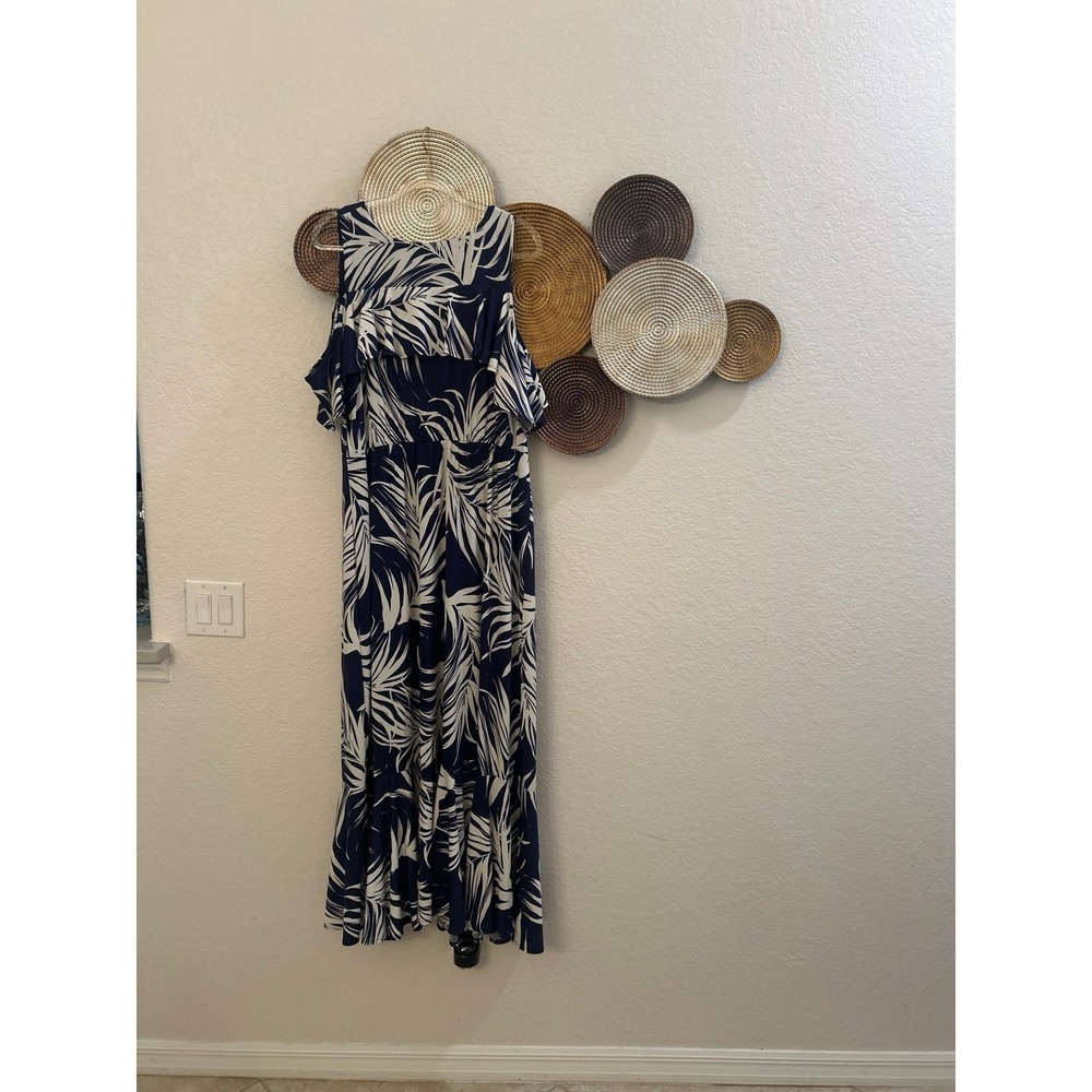 Kiyonna Piper Cold Shoulder Dress in a Navy Palms print 1X - Picture 5 of 5